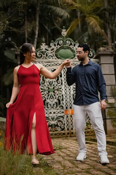 As melhores ideias e inspirações criativas de fotos de ensaio pré casamento registradas por fotógrafos profissionais de eventos da empresa Criativus Foto e Vídeo no  Jardim Botânico '