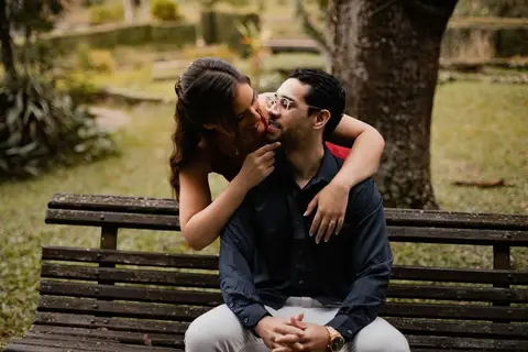As melhores ideias e inspirações criativas de fotos de ensaio pré casamento registradas por fotógrafos profissionais de eventos da empresa Criativus Foto e Vídeo no  Jardim Botânico '