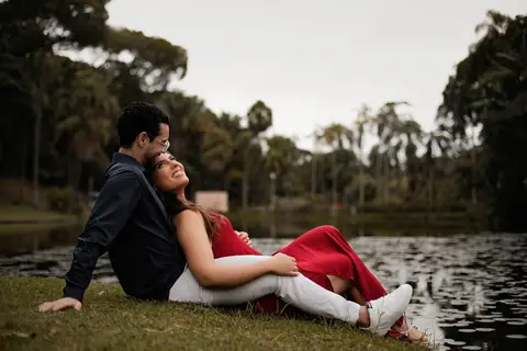 As melhores ideias e inspirações criativas de fotos de ensaio pré casamento registradas por fotógrafos profissionais de eventos da empresa Criativus Foto e Vídeo no  Jardim Botânico '