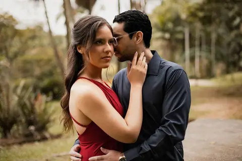 As melhores ideias e inspirações criativas de fotos de ensaio pré casamento registradas por fotógrafos profissionais de eventos da empresa Criativus Foto e Vídeo no  Jardim Botânico '