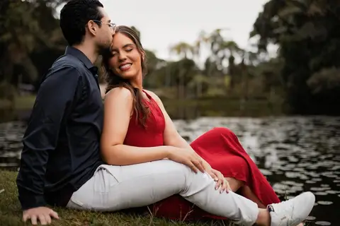 As melhores ideias e inspirações criativas de fotos de ensaio pré casamento registradas por fotógrafos profissionais de eventos da empresa Criativus Foto e Vídeo no  Jardim Botânico '