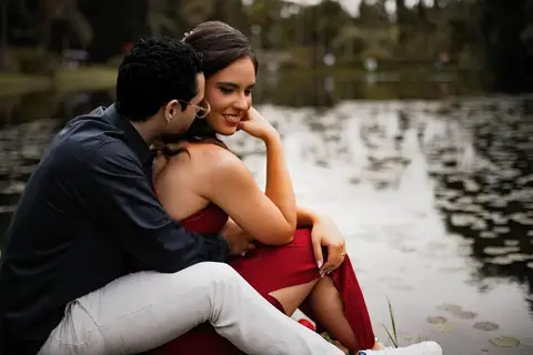 As melhores ideias e inspirações criativas de fotos de ensaio pré casamento registradas por fotógrafos profissionais de eventos da empresa Criativus Foto e Vídeo no  Jardim Botânico '