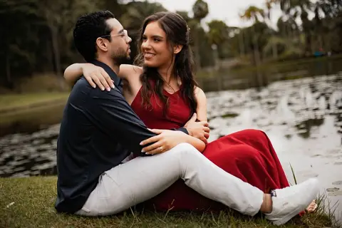 As melhores ideias e inspirações criativas de fotos de ensaio pré casamento registradas por fotógrafos profissionais de eventos da empresa Criativus Foto e Vídeo no  Jardim Botânico '