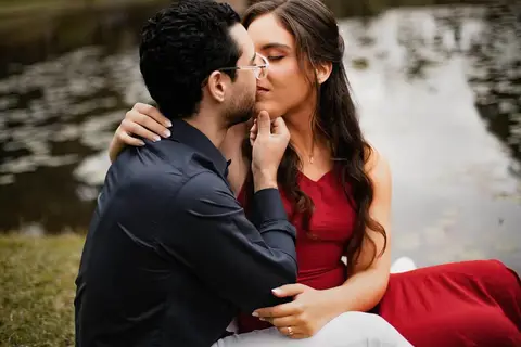 As melhores ideias e inspirações criativas de fotos de ensaio pré casamento registradas por fotógrafos profissionais de eventos da empresa Criativus Foto e Vídeo no  Jardim Botânico '