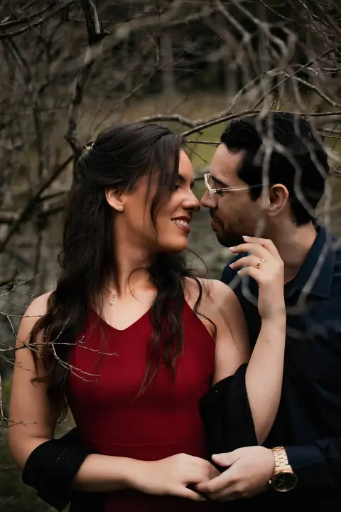 As melhores ideias e inspirações criativas de fotos de ensaio pré casamento registradas por fotógrafos profissionais de eventos da empresa Criativus Foto e Vídeo no  Jardim Botânico '