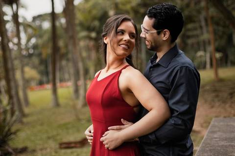 As melhores ideias e inspirações criativas de fotos de ensaio pré casamento registradas por fotógrafos profissionais de eventos da empresa Criativus Foto e Vídeo no  Jardim Botânico '