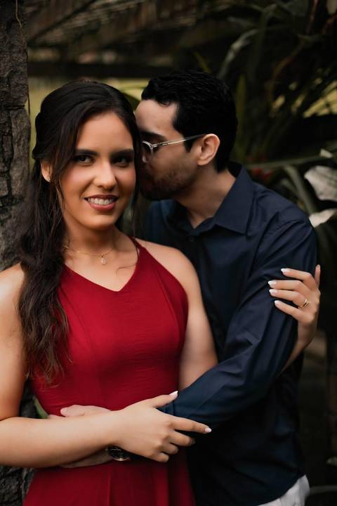 As melhores ideias e inspirações criativas de fotos de ensaio pré casamento registradas por fotógrafos profissionais de eventos da empresa Criativus Foto e Vídeo no  Jardim Botânico '