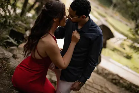 As melhores ideias e inspirações criativas de fotos de ensaio pré casamento registradas por fotógrafos profissionais de eventos da empresa Criativus Foto e Vídeo no  Jardim Botânico '