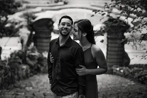 As melhores ideias e inspirações criativas de fotos de ensaio pré casamento registradas por fotógrafos profissionais de eventos da empresa Criativus Foto e Vídeo no  Jardim Botânico '