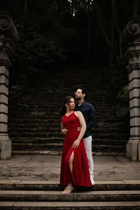 As melhores ideias e inspirações criativas de fotos de ensaio pré casamento registradas por fotógrafos profissionais de eventos da empresa Criativus Foto e Vídeo no  Jardim Botânico '