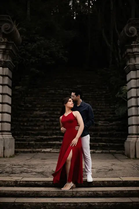 As melhores ideias e inspirações criativas de fotos de ensaio pré casamento registradas por fotógrafos profissionais de eventos da empresa Criativus Foto e Vídeo no  Jardim Botânico '