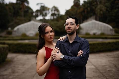 As melhores ideias e inspirações criativas de fotos de ensaio pré casamento registradas por fotógrafos profissionais de eventos da empresa Criativus Foto e Vídeo no  Jardim Botânico '