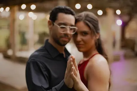 As melhores ideias e inspirações criativas de fotos de ensaio pré casamento registradas por fotógrafos profissionais de eventos da empresa Criativus Foto e Vídeo no  Jardim Botânico '