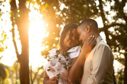 As melhores ideias e inspirações criativas de fotos de ensaio pré casamento registradas por fotógrafos profissionais de eventos da empresa Criativus Foto e Vídeo no Museu do Ipiranga'