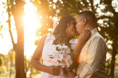 As melhores ideias e inspirações criativas de fotos de ensaio pré casamento registradas por fotógrafos profissionais de eventos da empresa Criativus Foto e Vídeo no Museu do Ipiranga'