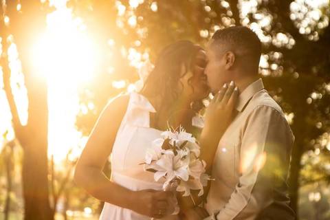 As melhores ideias e inspirações criativas de fotos de ensaio pré casamento registradas por fotógrafos profissionais de eventos da empresa Criativus Foto e Vídeo no Museu do Ipiranga'