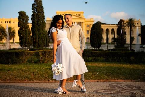 As melhores ideias e inspirações criativas de fotos de ensaio pré casamento registradas por fotógrafos profissionais de eventos da empresa Criativus Foto e Vídeo no Museu do Ipiranga'