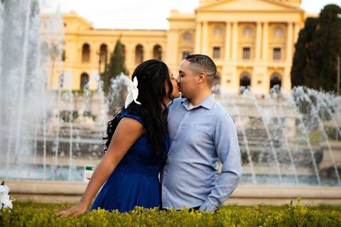 As melhores ideias e inspirações criativas de fotos de ensaio pré casamento registradas por fotógrafos profissionais de eventos da empresa Criativus Foto e Vídeo no Museu do Ipiranga'