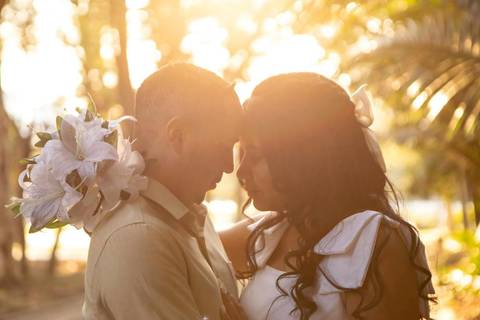 As melhores ideias e inspirações criativas de fotos de ensaio pré casamento registradas por fotógrafos profissionais de eventos da empresa Criativus Foto e Vídeo no Museu do Ipiranga'