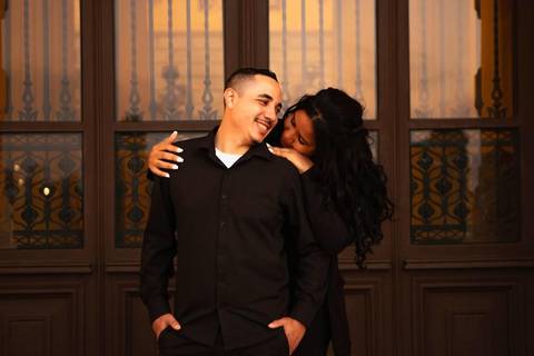 As melhores ideias e inspirações criativas de fotos de ensaio pré casamento registradas por fotógrafos profissionais de eventos da empresa Criativus Foto e Vídeo no Museu do Ipiranga'