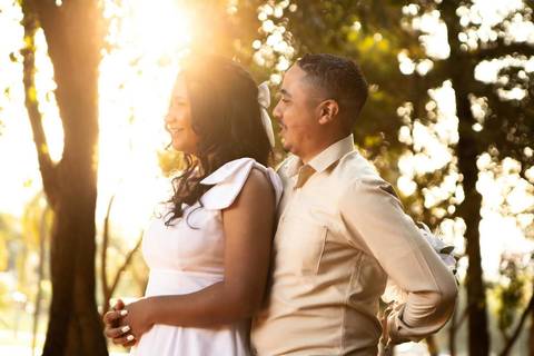 As melhores ideias e inspirações criativas de fotos de ensaio pré casamento registradas por fotógrafos profissionais de eventos da empresa Criativus Foto e Vídeo no Museu do Ipiranga'