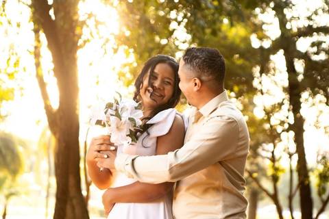 As melhores ideias e inspirações criativas de fotos de ensaio pré casamento registradas por fotógrafos profissionais de eventos da empresa Criativus Foto e Vídeo no Museu do Ipiranga'