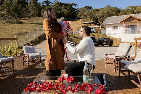As melhores ideias e inspirações criativas de fotos de pedido de casamento em Campos do Jordão'