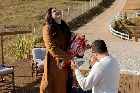 As melhores ideias e inspirações criativas de fotos de pedido de casamento em Campos do Jordão'