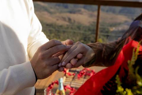 As melhores ideias e inspirações criativas de fotos de pedido de casamento em Campos do Jordão'