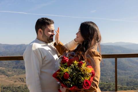 As melhores ideias e inspirações criativas de fotos de pedido de casamento em Campos do Jordão'