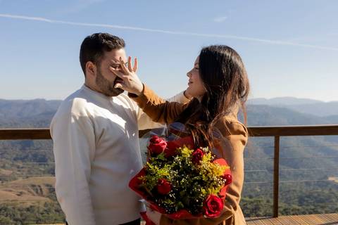 As melhores ideias e inspirações criativas de fotos de pedido de casamento em Campos do Jordão'