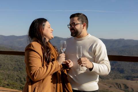 As melhores ideias e inspirações criativas de fotos de pedido de casamento em Campos do Jordão'