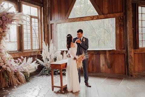As melhores ideias e inspirações criativas de fotos de casamento registradas por fotógrafos profissionais de eventos da empresa Criativus Foto e Vídeo no Espaço Villa Mandacaru '