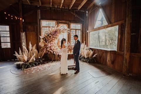 As melhores ideias e inspirações criativas de fotos de casamento registradas por fotógrafos profissionais de eventos da empresa Criativus Foto e Vídeo no Espaço Villa Mandacaru '