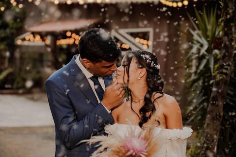 As melhores ideias e inspirações criativas de fotos de casamento registradas por fotógrafos profissionais de eventos da empresa Criativus Foto e Vídeo no Espaço Villa Mandacaru '