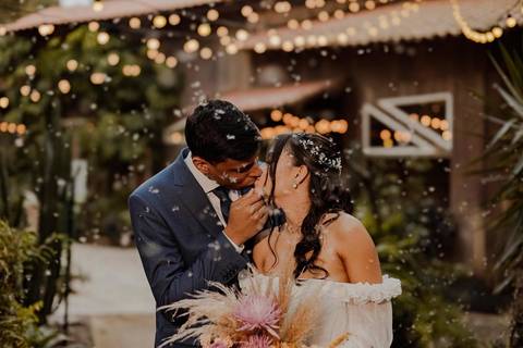 As melhores ideias e inspirações criativas de fotos de casamento registradas por fotógrafos profissionais de eventos da empresa Criativus Foto e Vídeo no Espaço Villa Mandacaru '
