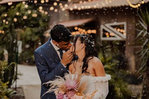 As melhores ideias e inspirações criativas de fotos de casamento registradas por fotógrafos profissionais de eventos da empresa Criativus Foto e Vídeo no Espaço Villa Mandacaru '