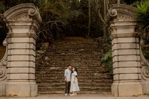 As melhores ideias e inspirações criativas de fotos de ensaio pré casamento registradas por fotógrafos profissionais de eventos da empresa Criativus Foto e Vídeo no  Jardim Botânico'