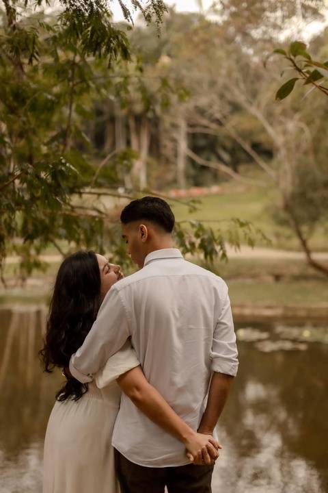 As melhores ideias e inspirações criativas de fotos de ensaio pré casamento registradas por fotógrafos profissionais de eventos da empresa Criativus Foto e Vídeo no  Jardim Botânico'