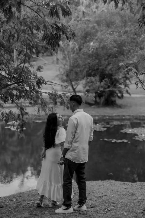 As melhores ideias e inspirações criativas de fotos de ensaio pré casamento registradas por fotógrafos profissionais de eventos da empresa Criativus Foto e Vídeo no  Jardim Botânico'