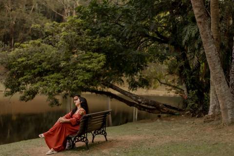 As melhores ideias e inspirações criativas de fotos de ensaio pré casamento registradas por fotógrafos profissionais de eventos da empresa Criativus Foto e Vídeo no  Jardim Botânico'