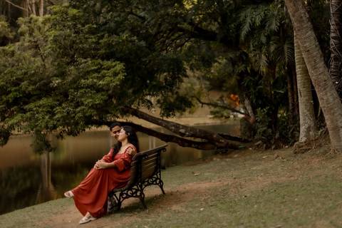 As melhores ideias e inspirações criativas de fotos de ensaio pré casamento registradas por fotógrafos profissionais de eventos da empresa Criativus Foto e Vídeo no  Jardim Botânico'