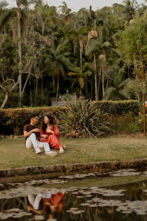 As melhores ideias e inspirações criativas de fotos de ensaio pré casamento registradas por fotógrafos profissionais de eventos da empresa Criativus Foto e Vídeo no  Jardim Botânico'