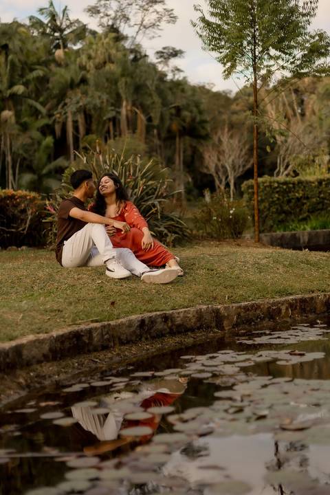 As melhores ideias e inspirações criativas de fotos de ensaio pré casamento registradas por fotógrafos profissionais de eventos da empresa Criativus Foto e Vídeo no  Jardim Botânico'