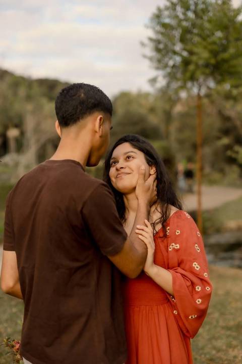 As melhores ideias e inspirações criativas de fotos de ensaio pré casamento registradas por fotógrafos profissionais de eventos da empresa Criativus Foto e Vídeo no  Jardim Botânico'