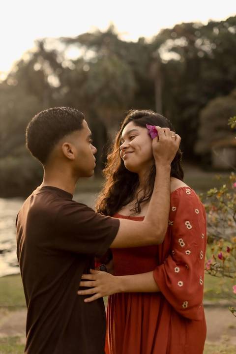 As melhores ideias e inspirações criativas de fotos de ensaio pré casamento registradas por fotógrafos profissionais de eventos da empresa Criativus Foto e Vídeo no  Jardim Botânico'