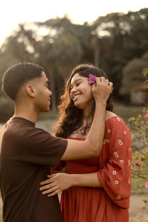 As melhores ideias e inspirações criativas de fotos de ensaio pré casamento registradas por fotógrafos profissionais de eventos da empresa Criativus Foto e Vídeo no  Jardim Botânico'