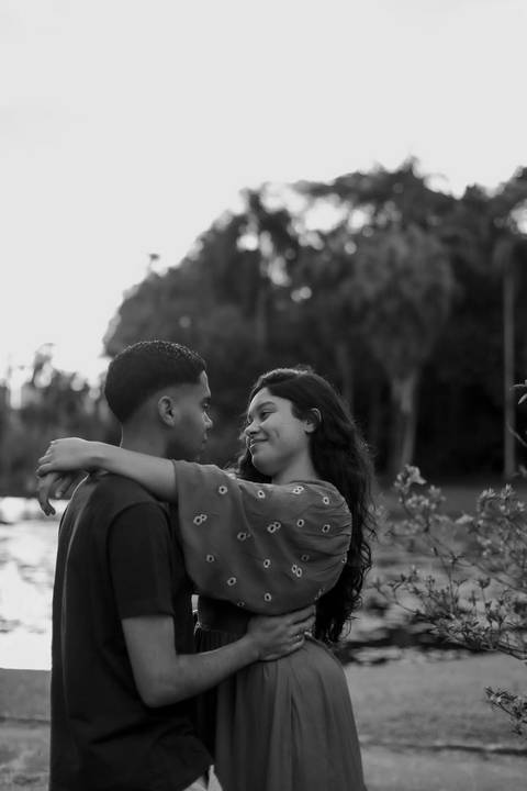 As melhores ideias e inspirações criativas de fotos de ensaio pré casamento registradas por fotógrafos profissionais de eventos da empresa Criativus Foto e Vídeo no  Jardim Botânico'