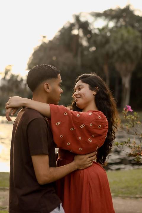 As melhores ideias e inspirações criativas de fotos de ensaio pré casamento registradas por fotógrafos profissionais de eventos da empresa Criativus Foto e Vídeo no  Jardim Botânico'