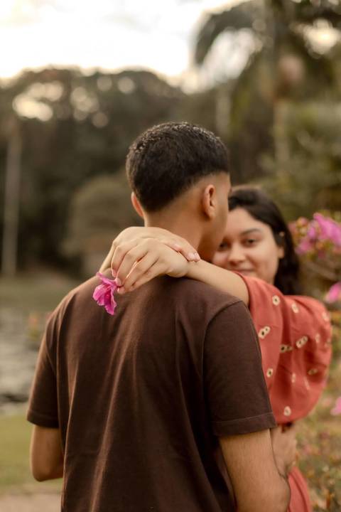 As melhores ideias e inspirações criativas de fotos de ensaio pré casamento registradas por fotógrafos profissionais de eventos da empresa Criativus Foto e Vídeo no  Jardim Botânico'